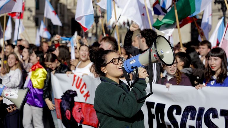 El BNG busca su espacio propio en campaña señalando al PSOE por su gestión de los disturbios