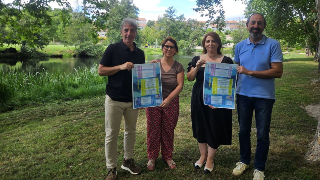 Las im&aacute;genes de la clausura de la mostra de Teatro Afeccionado Labarta Pose.Los concejales Carlos Puga, con la alcaldesa Cristina Cid, Mar&iacute;a L&oacute;pez y Alberto Conde presentaron el programa cultural del verano de Allariz.