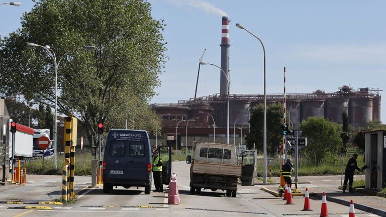 Alcoa releva al jefe de recursos humanos de la planta de aluminio