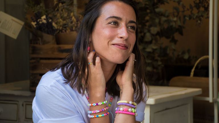 Katia Vende Pulseras A $15 Se Le Perdieron $25