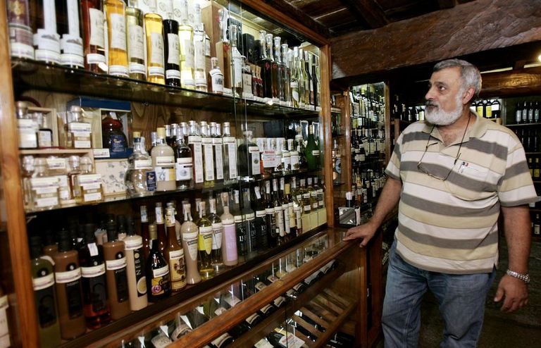 La vinoteca O Beiro adquirió fama gracias a la moderna gestión de Pepe Beiro y su hijo José.