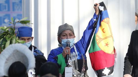 Elisa Loncon, constituyente mapucha, elegida la presidenta de la convencin constitucional de Chile