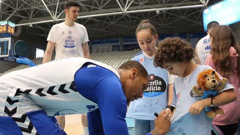 Entreno de puertas abiertas del Breo, el mejor regalo de Reyes