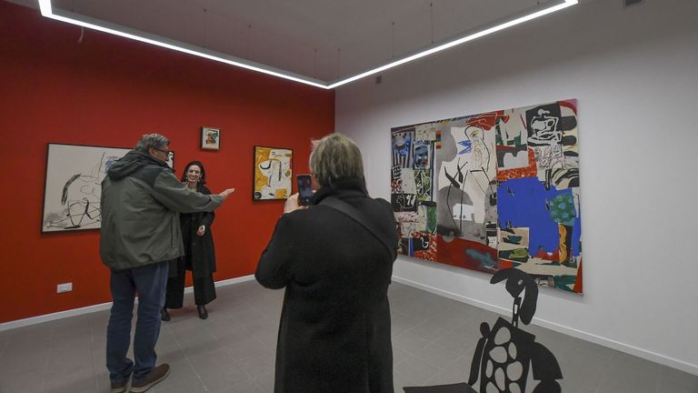 A nova galería de arte Néboa abriu as súas portas coa exposición «Non hai dúas sen tres», de Carlota Pereiro