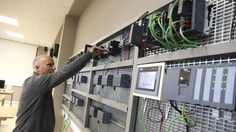 Aula del máster de ciberseguridad en el CIFP Politécnico de Santiago