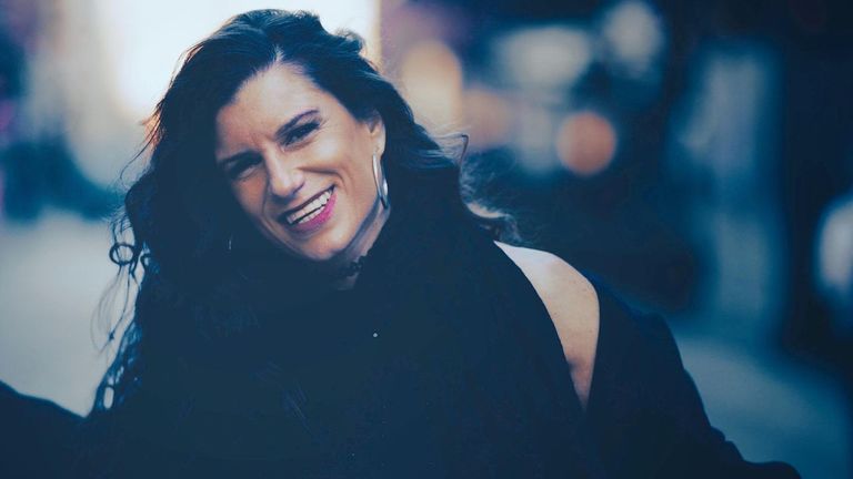 Rebeca Rods, cantante: «Con Miguel Ríos surgió la magia»