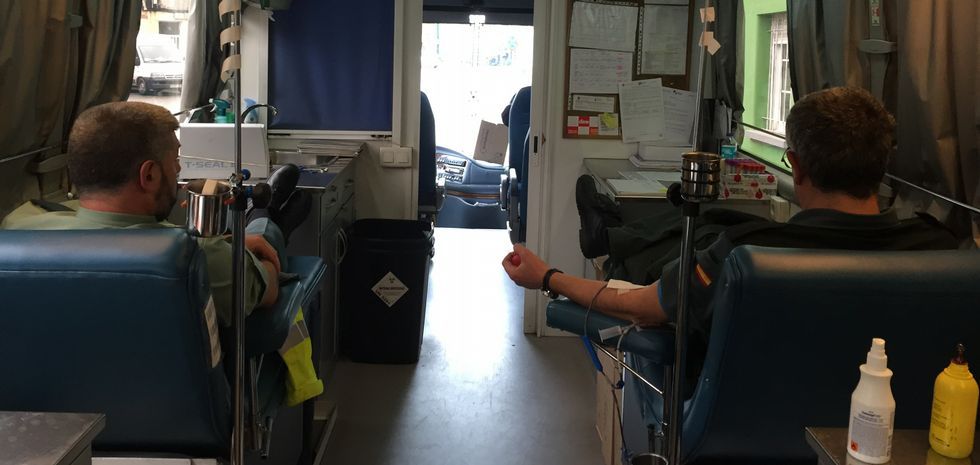 La b�squeda del joven de L�ncara, en im�genes.Jos� Sobrado no logra contener la emoci�n ante la fotograf�a de su hijo Jordi. 