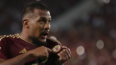 Salomón Rondón celebra un gol con la selección de Venezuela