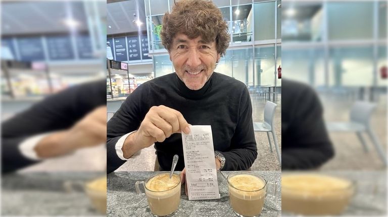 La queja de Patxi Salinas sobre los precios del aeropuerto de Vigo: «8,30 euros por dos cafés. Venid desayunados»