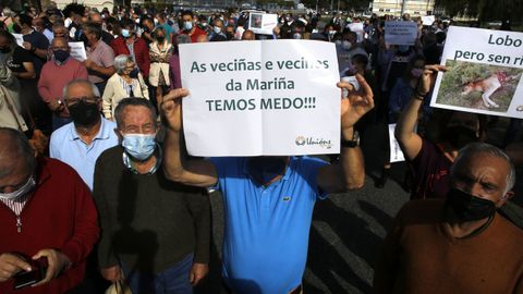 Participantes en la concentracin en Celeiro contra los ataques del lobo
