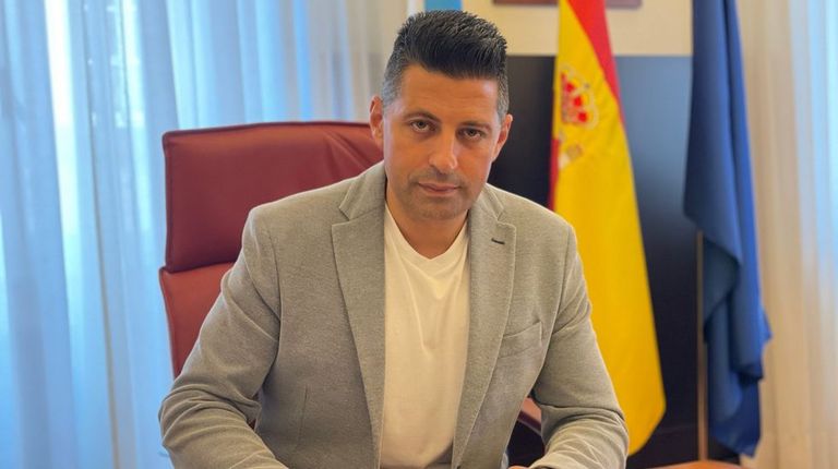 El alcalde de Ponte Caldelas pide a los propietarios de viviendas que moderen las subidas de los alquileres