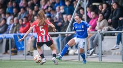 Sheila Garrido ante Nerea, durante el Real Oviedo-Athletic B