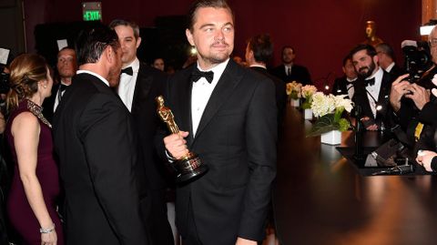 Leonardo DiCaprio en el «backstage» de los Oscars.