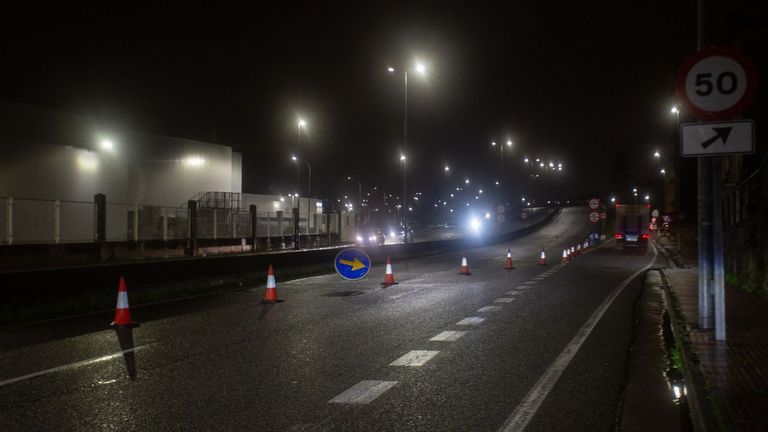 Restablecida la circulación tras el enésimo corte de tráfico de la autovía de Marín