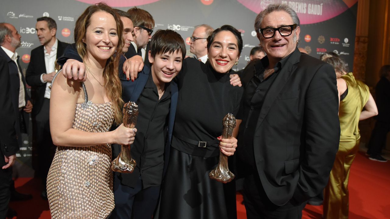 El equipo de &laquo;Sir&acirc;t&raquo; tras la gala de los Premios Gaud&iacute;.
