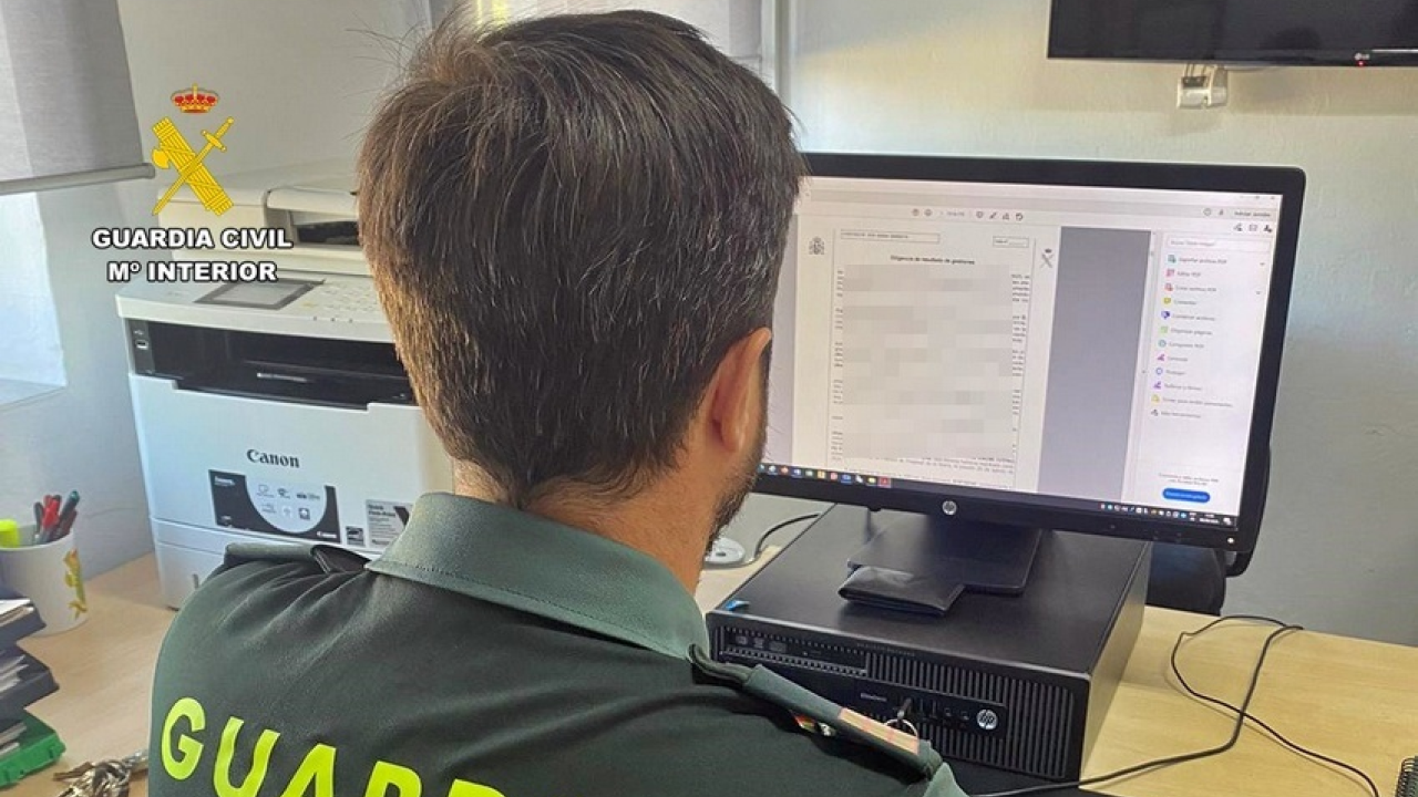 Investigan a un empleado de Correos en Extremadura por apoderarse de 51 paquetes «que le interesaban»