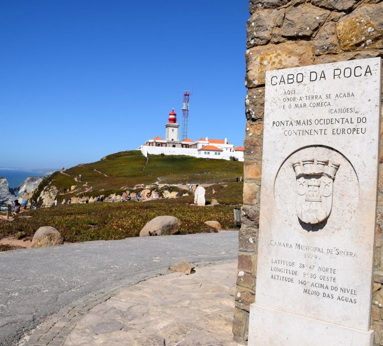 «Donde la Tierra se acaba y el mar comienza», detalla un monolito desde 1979.