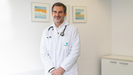 Carlos Lariño es médico con amplia experiencia en medicina deportiva y coordinador del Centro Médico Quirónsalud A Coruña.