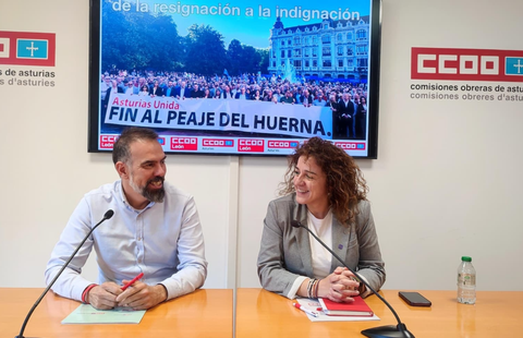 El secretario general de CCOO en Asturias, Jos� Manuel Zapico, y su hom�loga en Le�n, Elena Blasco, en rueda de prensa en Oviedo