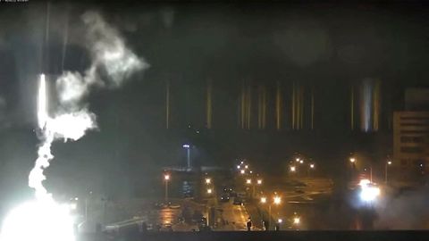 Primeras imgenes del incendio en la central nuclear de Zaporozhie