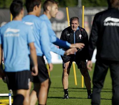 Paco Herrera exigir atencin plena a sus jugadores ante el Atltico de Madrid.