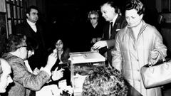 Novo Freire, votando en las elecciones autonmicas de 1981