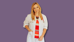 Luc�a Gal�n Bertrand es pediatra, escritora y madre.