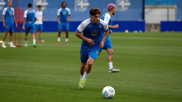 Diego Gómez: juventud y velocidad para la banda del Pontevedra