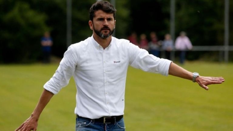Iván Ania en su etapa como entrenador del Vetusta