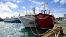 Pesqueros de litoral y de Gran Sol amarrados en el puerto de A Coruña el pasado marzo porque el combustible se había disparado