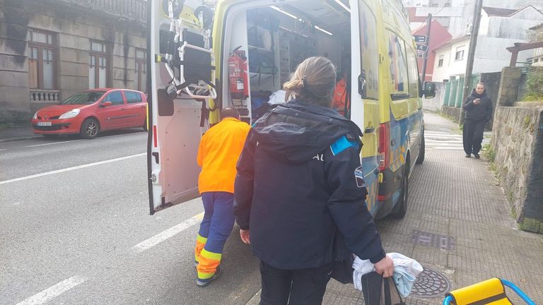 La policía de Poio llama a ocho cerrajeros de urgencia para rescatar a una mujer de 93 años sin recibir respuesta