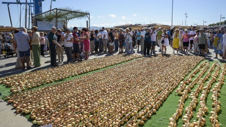 Sanxenxo innova su verano festivo con tardeos musicales y una tortilla gigante