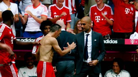 Ribery celebra su gol con Guardiola