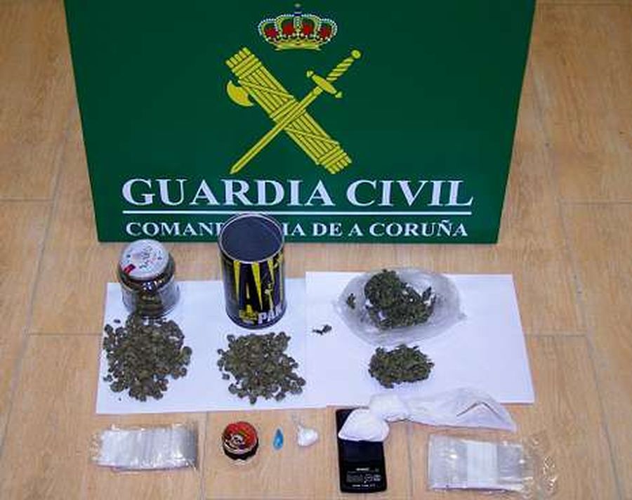 Incautan 42 dosis de cocaína y 120 gramos de marihuana en un bar de