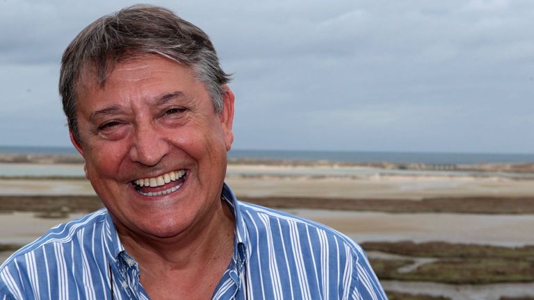 Muere Mon Regueira, impulsor del polígono de Bértoa y exjugador de baloncesto y del Bergantiños