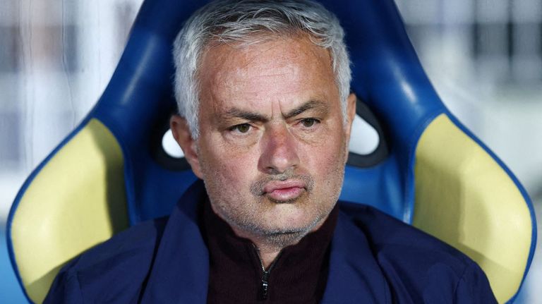 Florentino Pérez anuncia que Mourinho será el entrenador del Real Madrid y Riquelme promete fichar a Rodri Hernández y Haaland