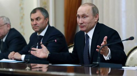 Volodin y Putin, ayer durante el anuncio del cambio. 