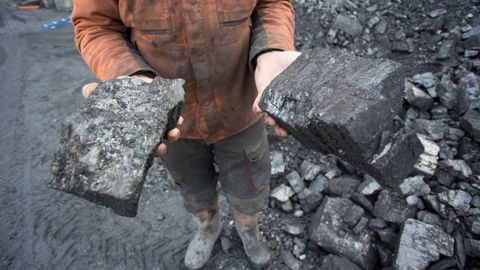 Antracita, un tipo de carbón con mayor poder calorífico que la hulla.