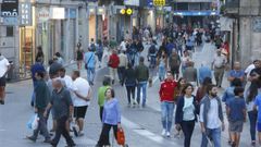 Calle Michelena, en pleno centro de Pontevedra, abarrotada de gente