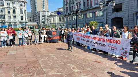 Manifestaci�n del movimiento �Parar la guerra��en Oviedo.