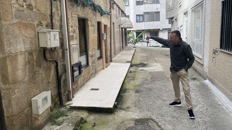 Convierte una casa en tres sin licencia en Vigo y el Concello le ordena demoler las obras