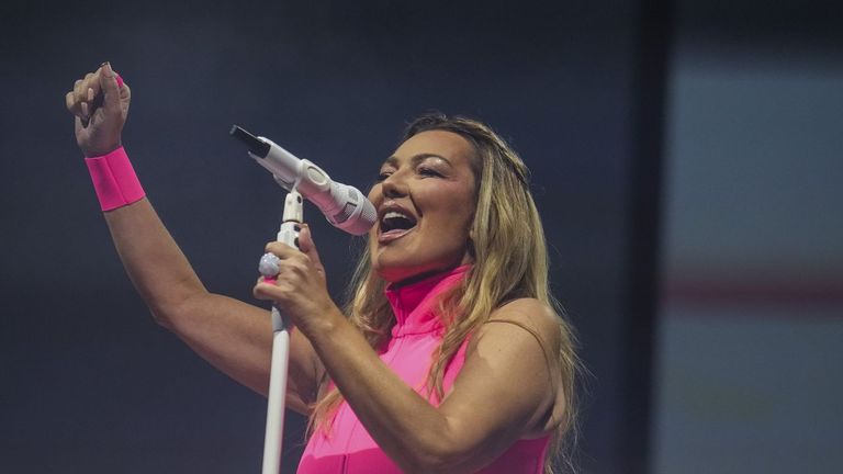 Amaia Montero regresa al escenario junto a La Oreja de Van Gogh tras casi dos décadas: «Bajé al mismísimo infierno pero aquí estoy»