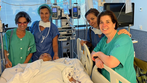 Estas cuatro m�dicas del HUCA son voluntarias de la asociacion Hashtg. Gracias a ellas Princio se ha podido operar en el HUCA