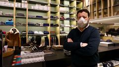 Jos Luis Molanes est al frente de la tienda de moda y calzado Sart, en Repblica Argentina