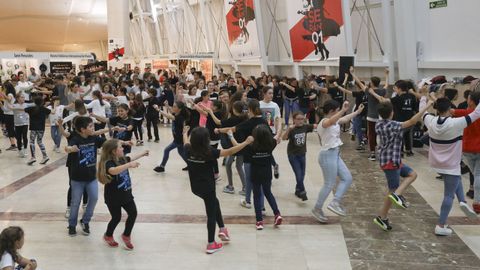 Detalle dunha das actividades da primeira edicin do Sern celebrada no Gais, que se dedicou a un Encontro Galego de Cultura Popular sobre o baile e a msica tradicionais