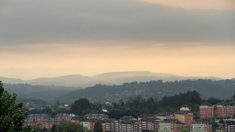 Contaminación en Oviedo, en una imagen tomada en julio de 2022