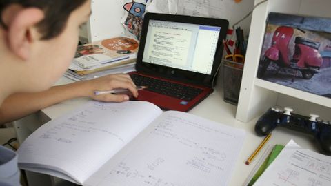 En Galicia hay 300.000 alumnos trabajando desde casa