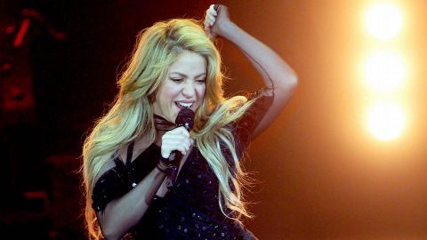 Shakira se presenta durante la ceremonia de la edicin 23 de los Premios de la Msica Echo