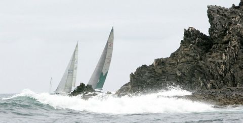 El viento, las olas y Cabo Home fueron un foto de dificultad para los participantes en la regata Rías de Galicia que finalizó ayer.