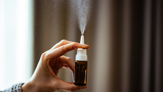 Algunos espr�is nasales�contienen melanotan.